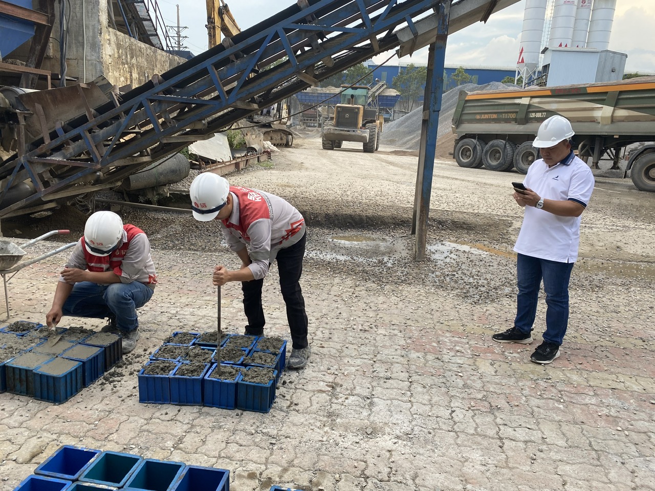 THÍ NGHIỆM HIỆN TRƯỜNG